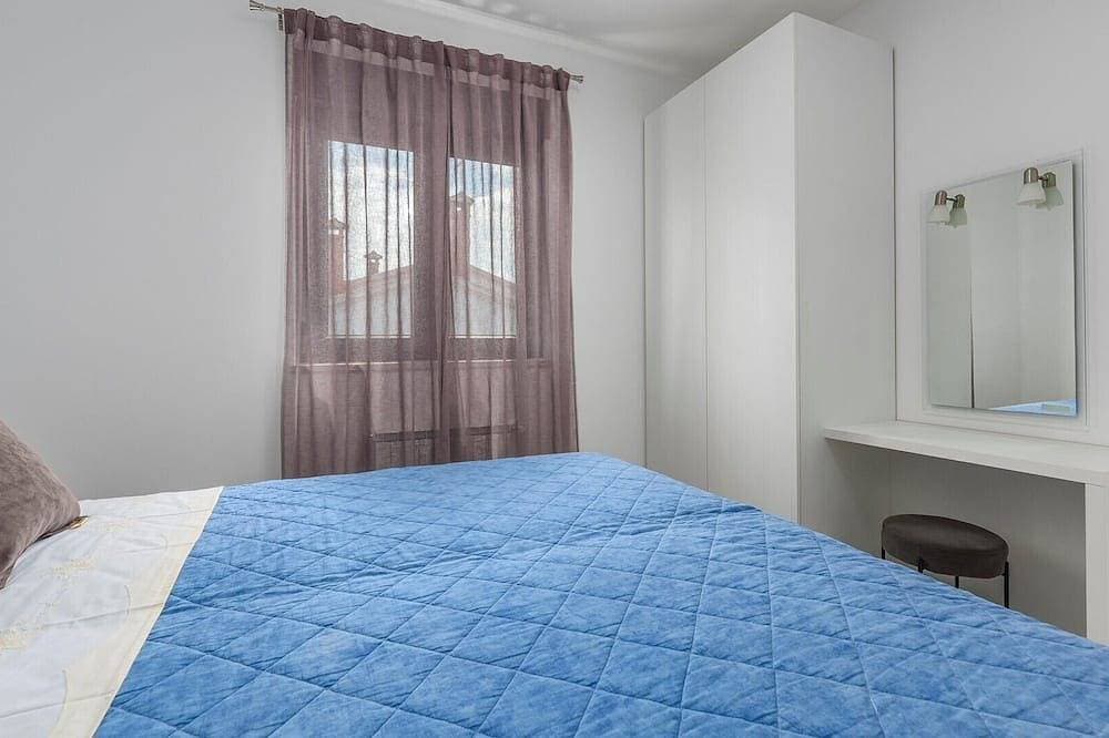 Foto 2 von 18: Ferienwohnung Zrnic IV mit Blick auf die Stadt