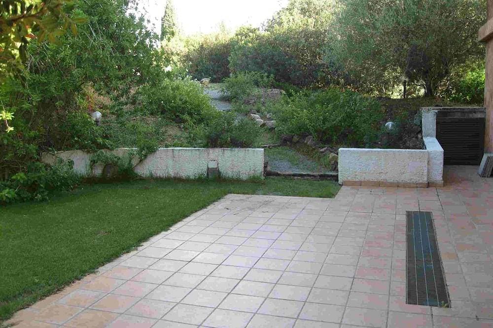 Chia, Villa Ulivi, ein einladender Rückzugsort für Liebhaber unberührter Natur. 1