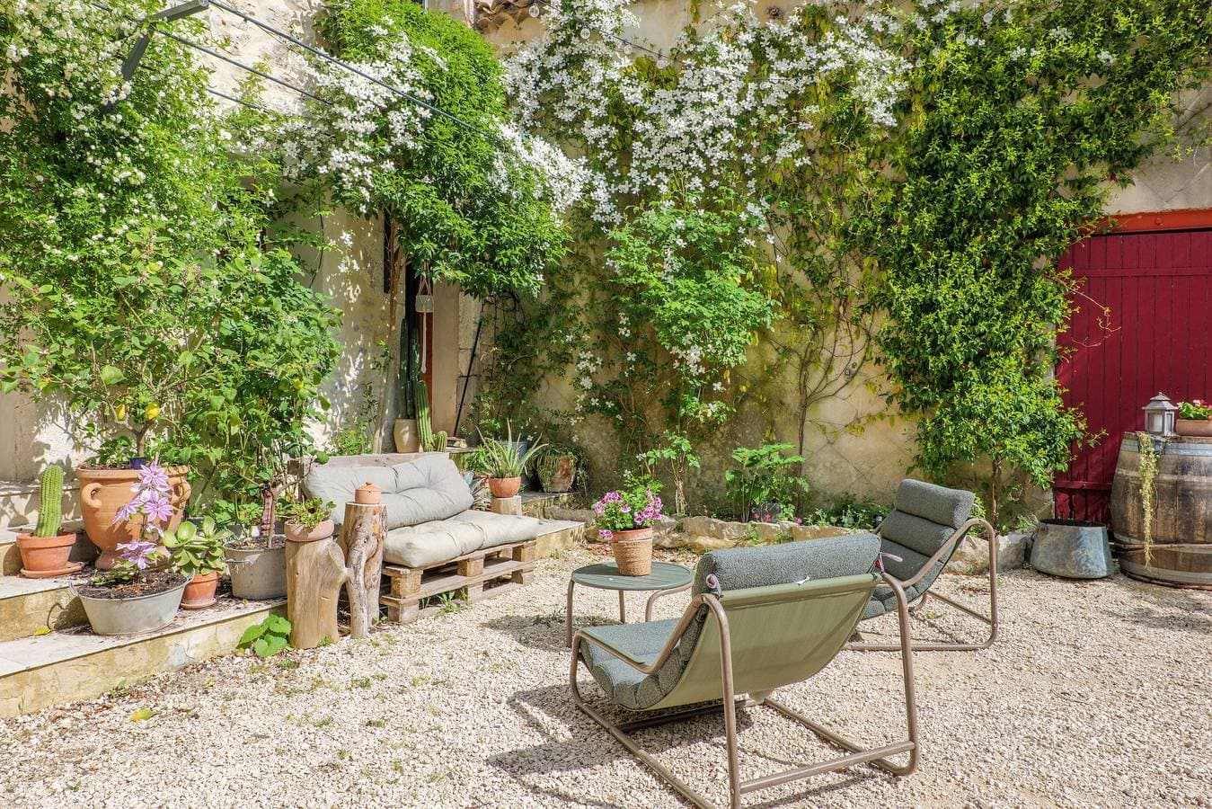 Foto 3 von 23: Gästezimmer „La Terre d’à Côté“ mit gemeinsamer Terrasse und WLAN