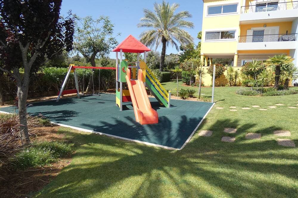 Foto 12 von 19: Apartment mit 2 Schlafzimmern und Meerblick in der Nähe von Golf für 4 Personen