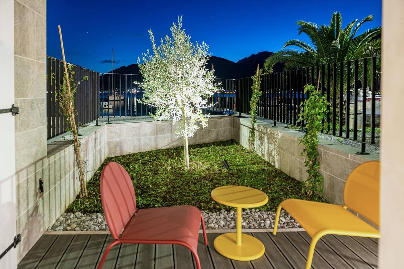 Foto 8 von 89: Villa Lastva ist eine Fünf-Sterne-Luxusvilla am Meer mit privatem Pool