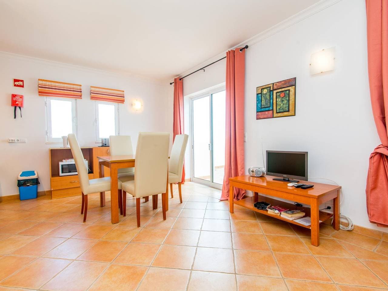 Foto 6 von 34: Ferienwohnung für 4 Personen mit Terrasse