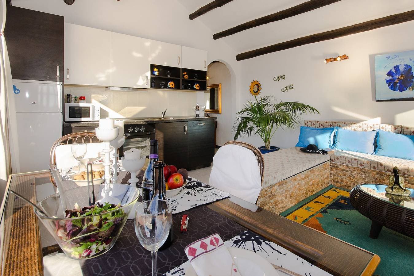 Foto 9 von 29: Clara Suite 3 mit großem Pool, beeindruckender Aussicht, Terrasse und Garten