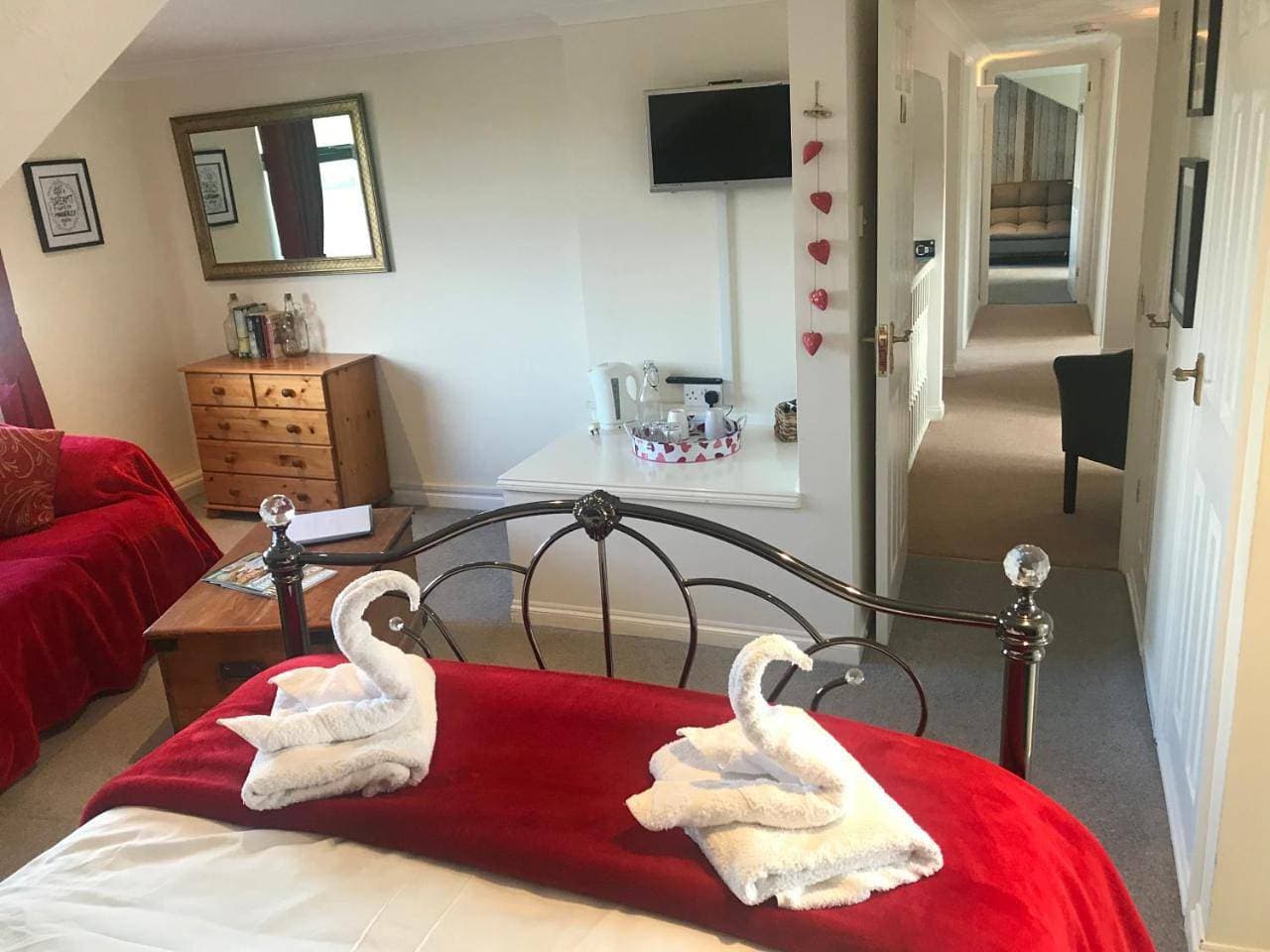 Foto 10 von 12: Deluxe Double Room with En-suite Bathroom
