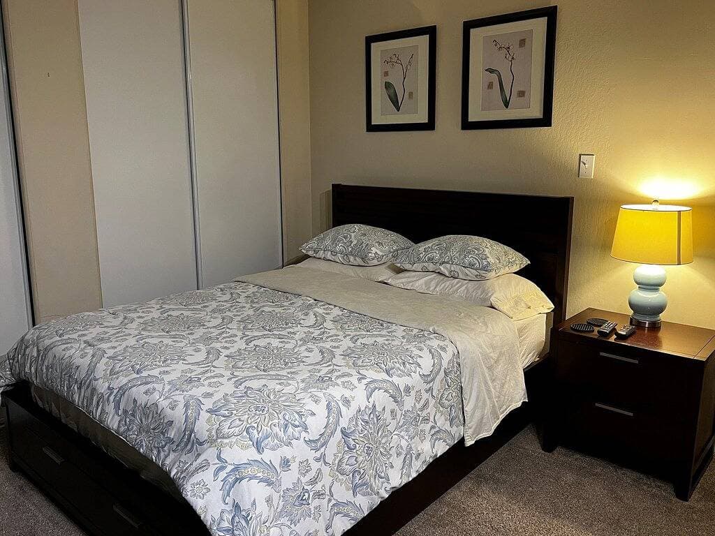 Foto 2 von 19: Comfortable, convenient 2Br 2Ba apt in Alameda