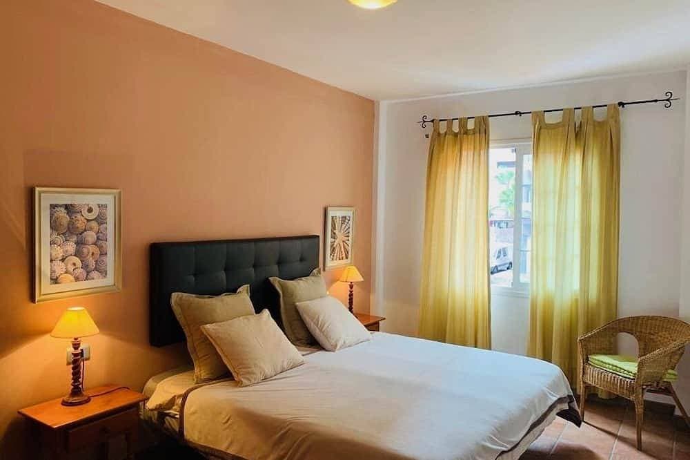 Foto 2 von 19: Playa de San Juan , 2/ 3 Personen, WiFi zum arbeiten  , 2 Gehminuten vom Meer