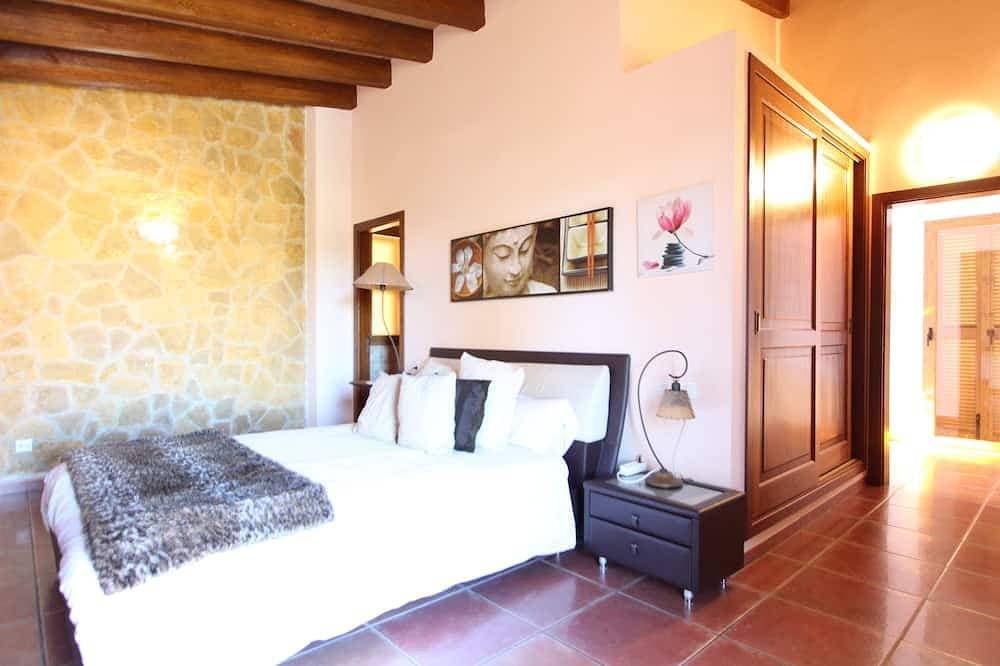 Foto 2 von 30: Villa Puerto Adriano mit privatem Pool und 5 Gehminuten vom Strand entfernt