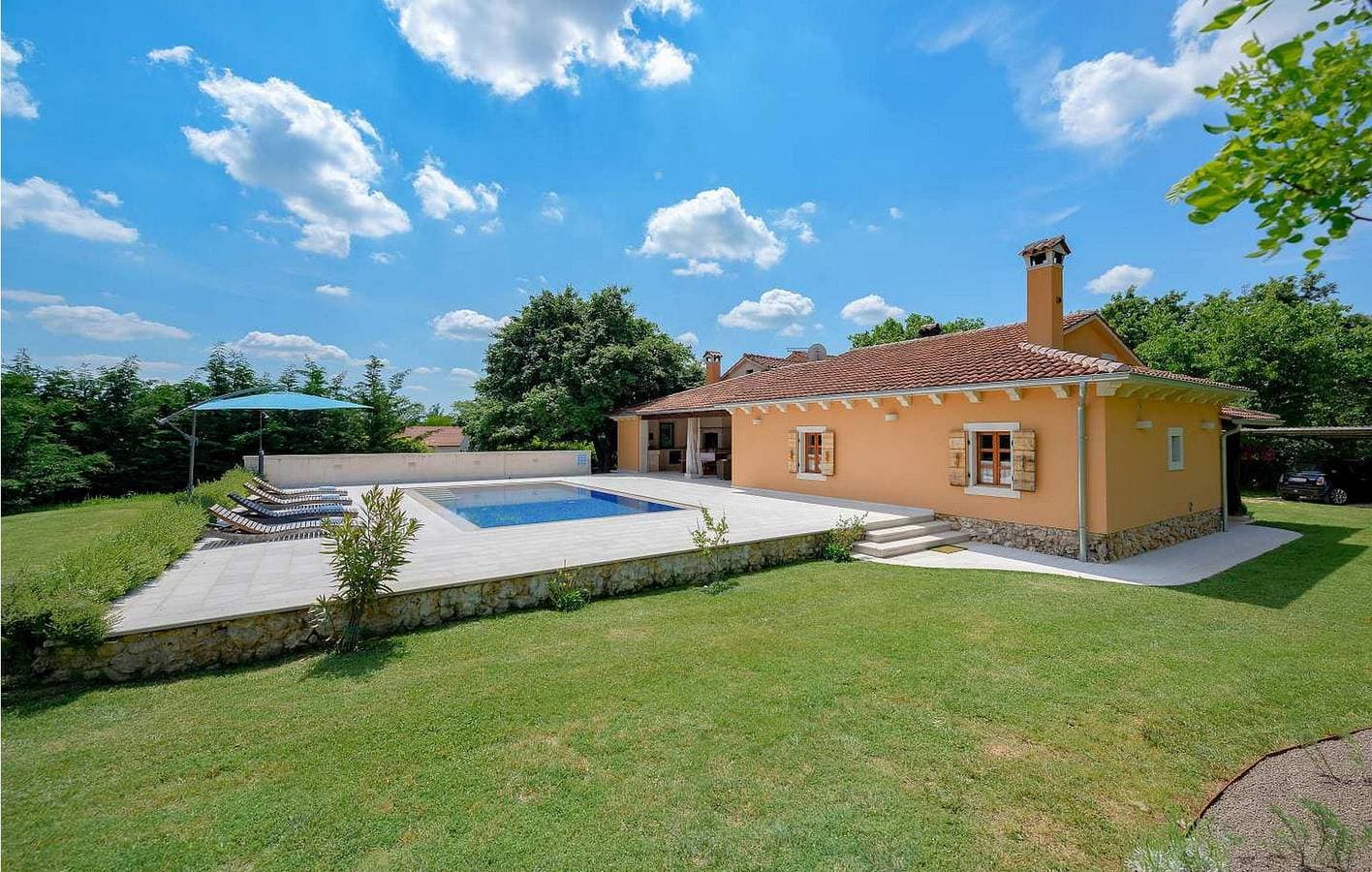 Foto 2 von 41: Charmante 2-Zimmer-Wohnung mit Pool und WLAN in der Nähe von Sveti Petar u Šumi