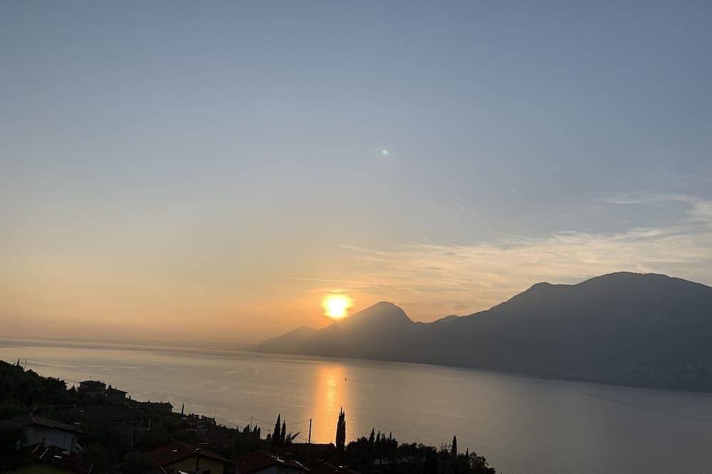 Romantisches Rustico mit traumhaftem Seeblick in sehr ruhiger Lage 1