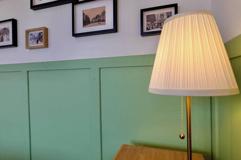 Foto 12 von 12: D-Day Suites - carentanlocation.fr: Avallon Downtown, 2 people, 2 minutes from the train station