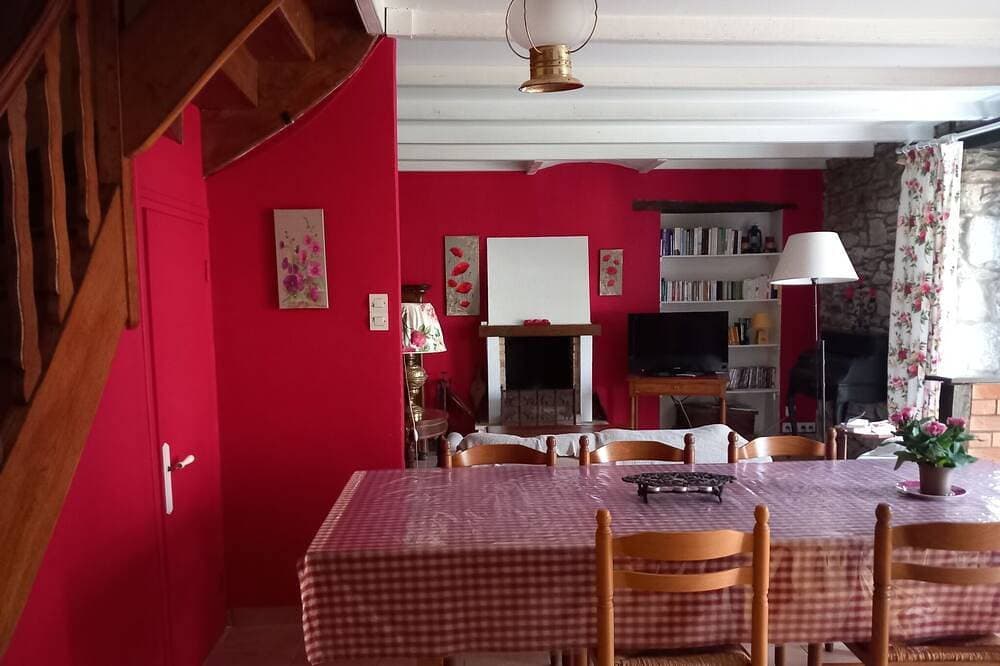 Foto 13 von 22: Einfamilienhaus in der Nähe von Rance, nach Süden ausgerichteter Garten