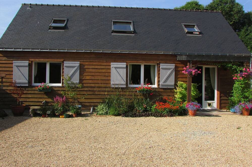 Ferienhaus mit Pool in Plouray, zwischen Pontivy und Rostrenen, Morbihan, Bretagne 1