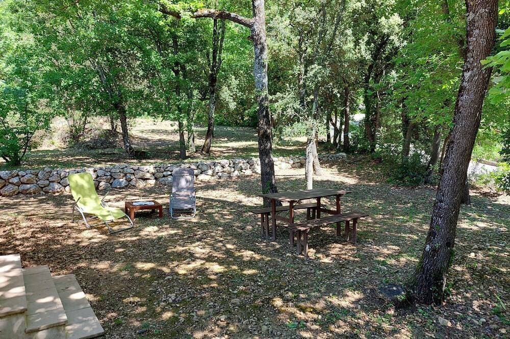 Foto 11 von 11: Villa des Chênes, Ombrage et Quiétude, à 5 min D'oraison et du lac de Baignade