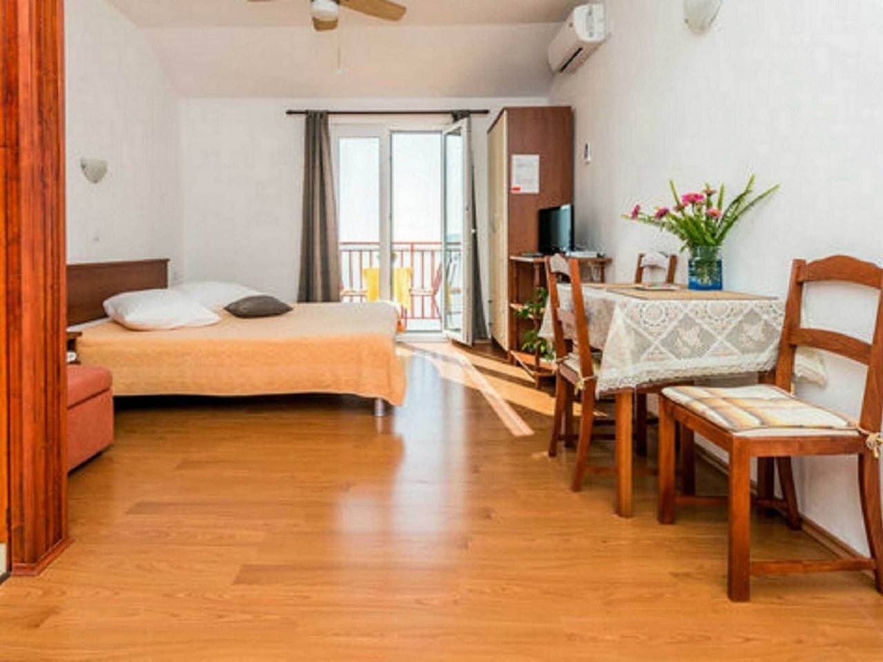 Foto 7 von 15: Guest House Fontana -  Studio Apartment with Sea View (2 Adults)