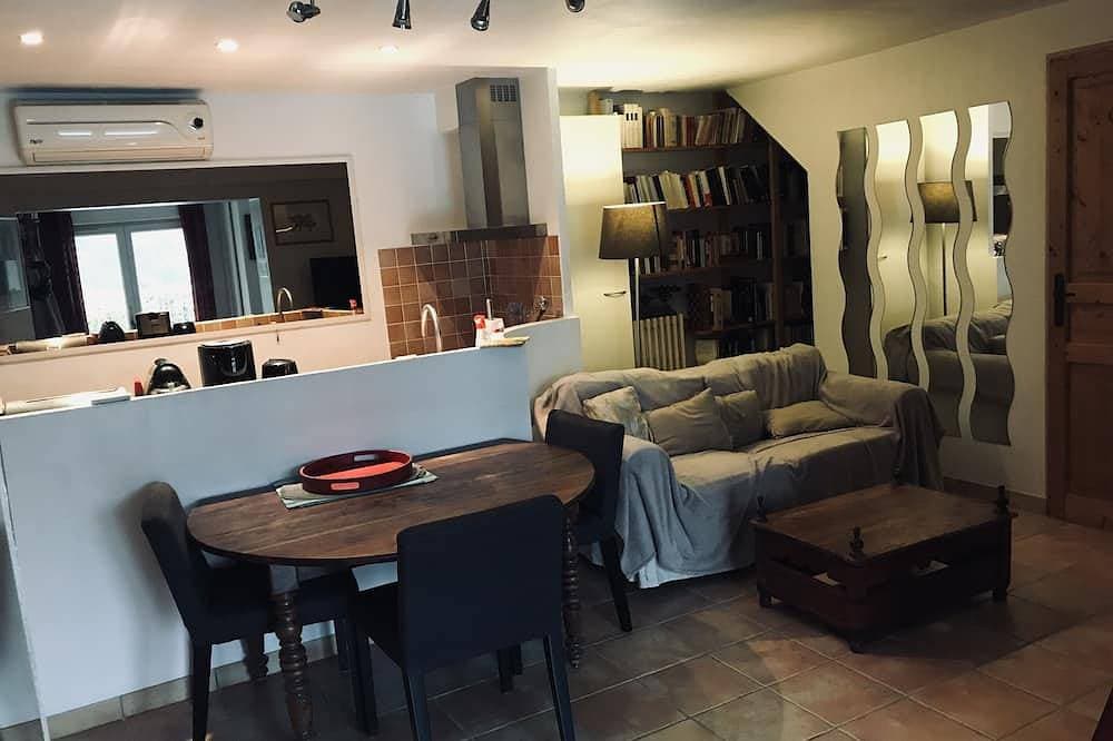 Foto 11 von 24: Haus mit großer Terrasse und privatem Pool zwischen Meer und Bergen