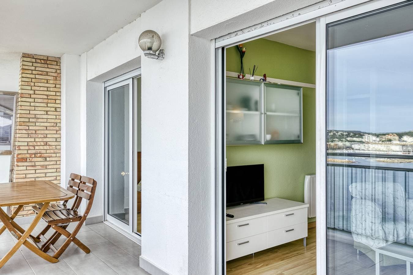 Foto 7 von 34: Ferienwohnung 'Marinada' mit Meerblick, Gemeinschaftspool und WLAN