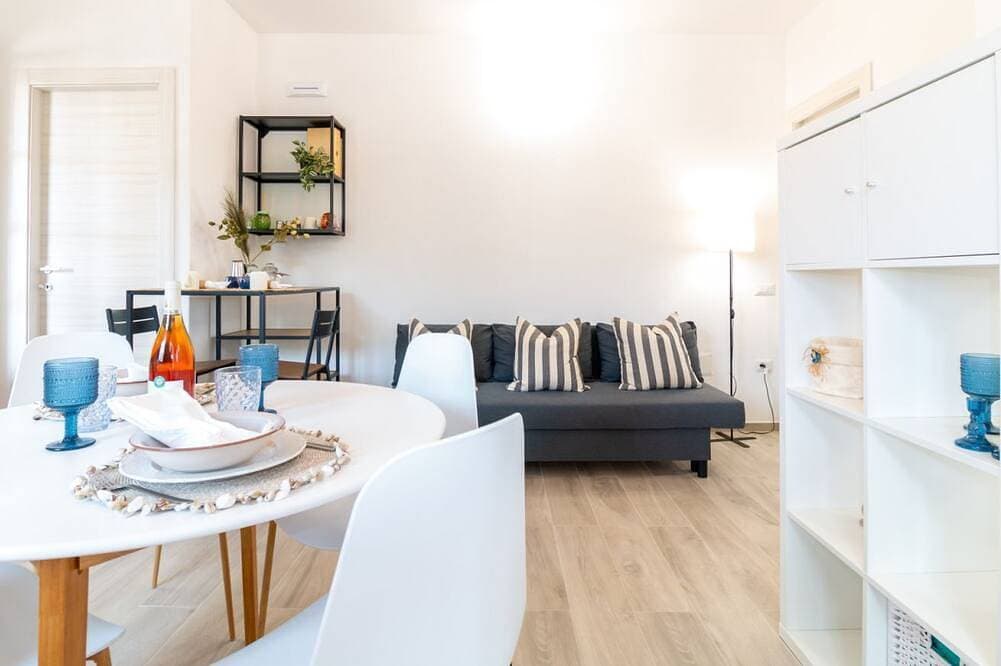 Foto 12 von 30: Dein entspannter Rückzugsort in Mandriola, nur wenige Schritte vom Meer entferntWillkommen im Apartment Corallo, einem gemütlichen Studio in Mandriola, nur 3 Gehminuten vom Strand entfernt. Ideal für alle, die einen erholsamen und komfortablen Urlaub