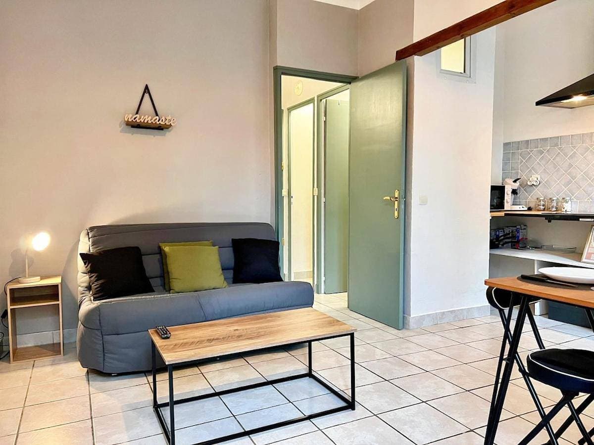 Foto 9 von 62: One-Bedroom Apartment with Balcony and City View