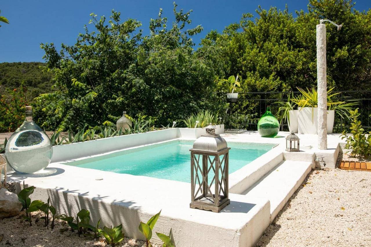 -Alba-beautiful private pool 1