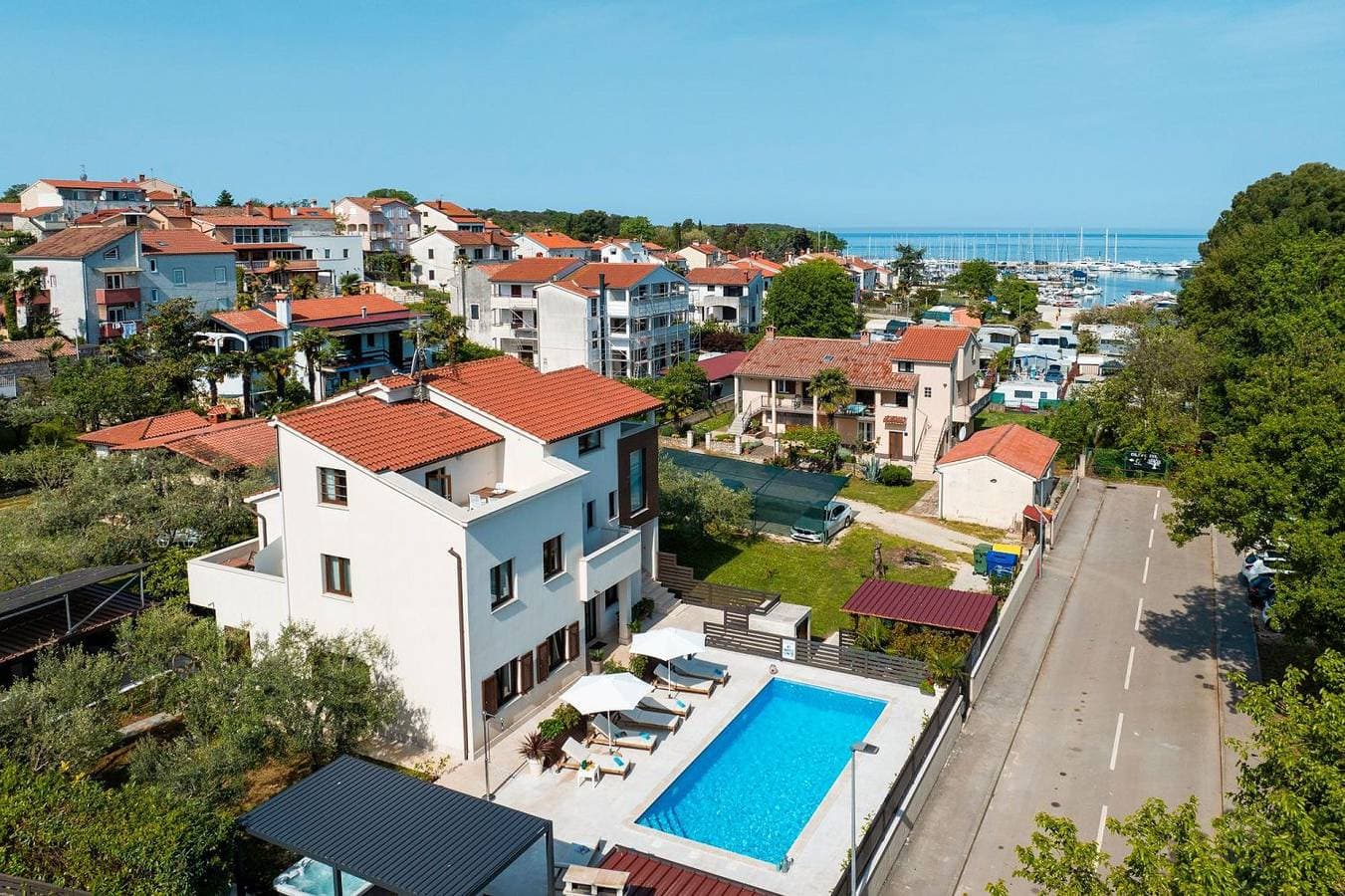 Foto 6 von 28: Extravagantes Apartment nur 100 Meter zum Strand mit Salzwasserpool und Jacuzzi