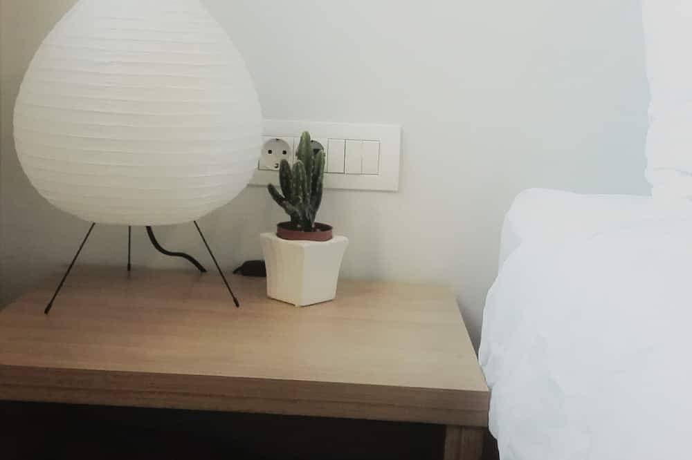 Foto 3 von 30: Sea Escape  Boutique Apt-Steps away from Agii Apostoli & Golden beach
