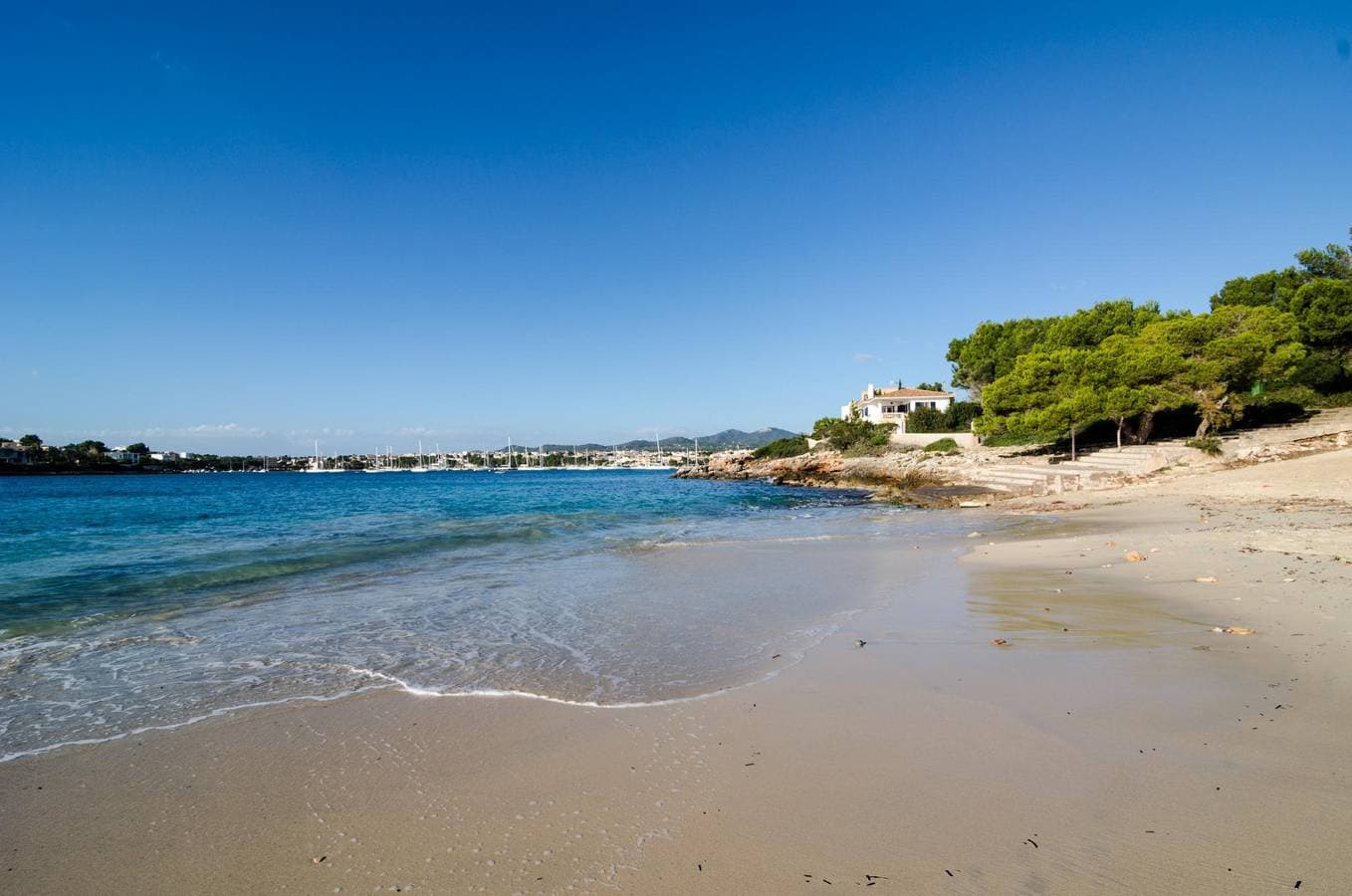 Foto 2 von 21: Es Port  - Ferienhaus mit Privatgarten in Portocolom. WiFi gratis
