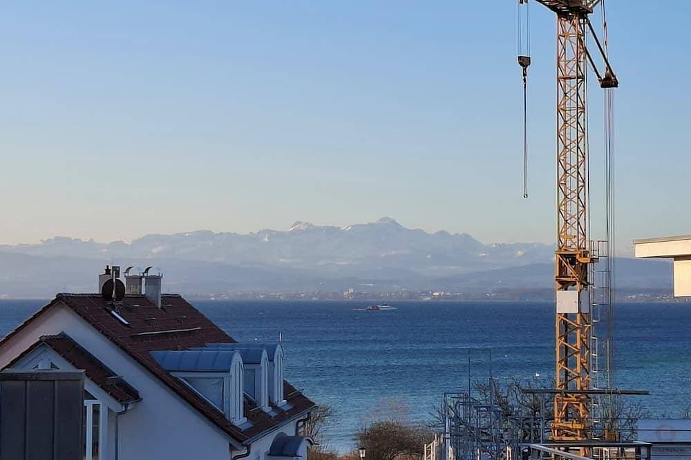 Foto 9 von 10: Seesicht & Privatstrand: Moderne Ferienwohnung in Seenähe