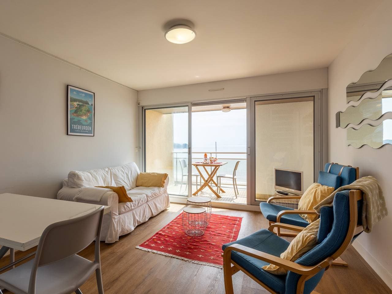 Foto 13 von 19: Appartement 'Vue Mer By Madame Est Servie' mit Meerblick und Balkon