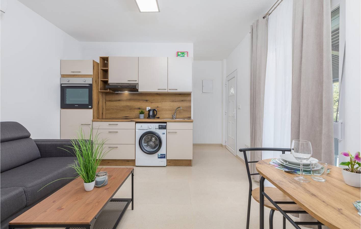 Foto 7 von 32: Gemütliche Ferienwohnung, 500 m vom Strand von Fažana entfernt, mit Terrasse und WLAN