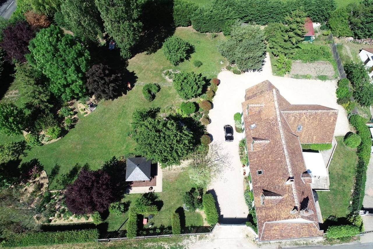 Cottage, 2 Adults 2 kids, jacuzzi, sport room, pétanque, BBQ, garden 1