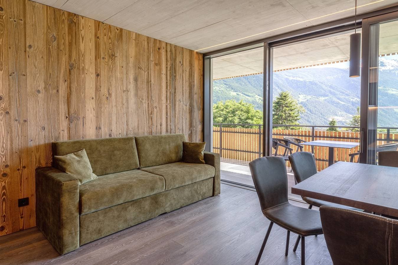 Foto 3 von 12: Ferienwohnung 'Köfele Lodge Sepp' mit Bergblick, Gemeinschaftspool und WLAN