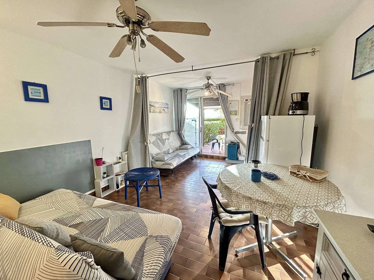 Foto 5 von 15: Studio für 4 Personen mit Pool, 600m vom Strand in Cap d'Agde, Parkplatz, Zentrale Lage