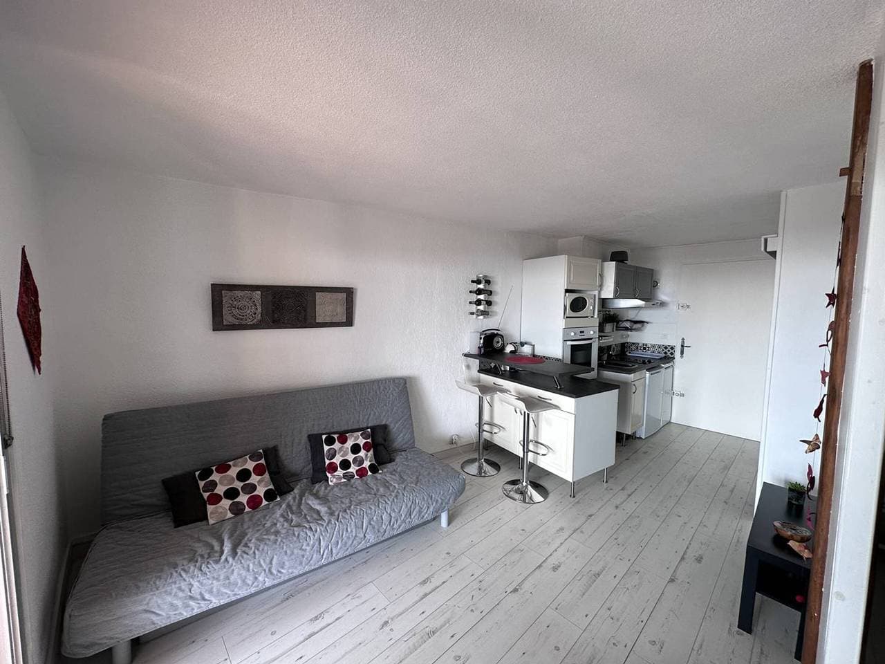 Foto 4 von 10: 2-Zimmer-Wohnung nahe dem Meer mit Pool und Parkplatz