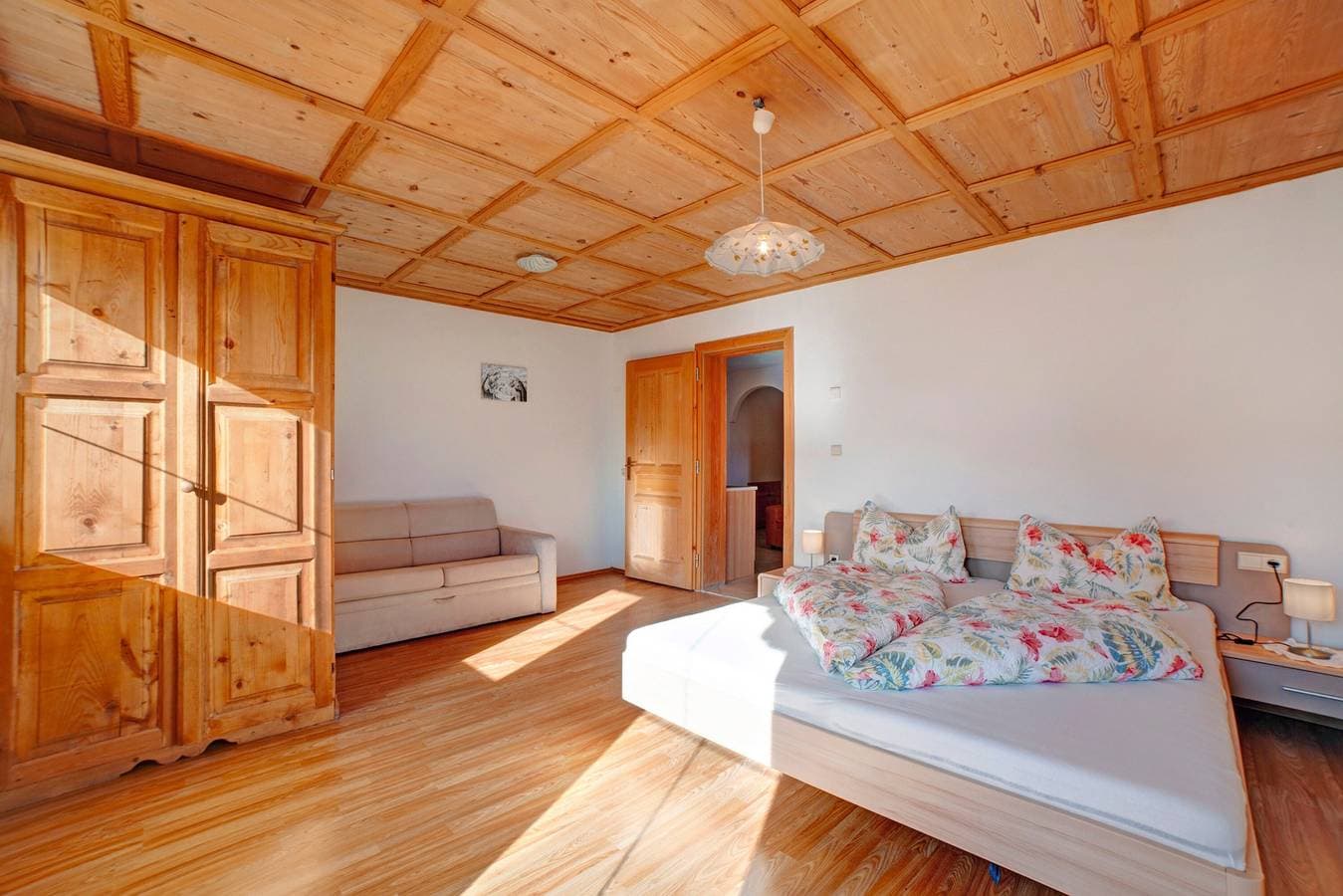 Foto 11 von 20: Ferienwohnung 'Plattnerblick' mit Bergblick, Gemeinschaftsgarten und Wi-Fi