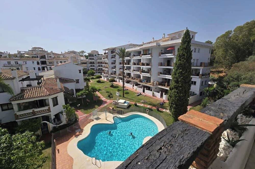 Sunny Calahonda Apartment with Pool & Walk to Beach 1