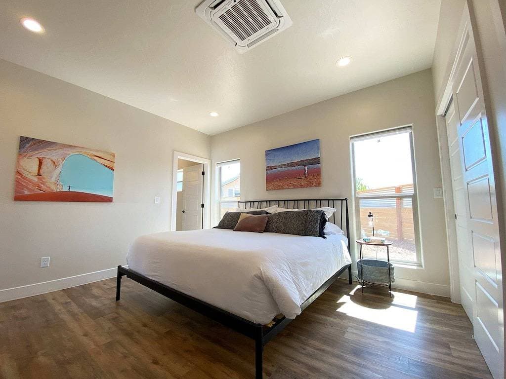 Foto 8 von 50: Luxe stay in Kanab with stargazing rooftop deck, pool & hot tub