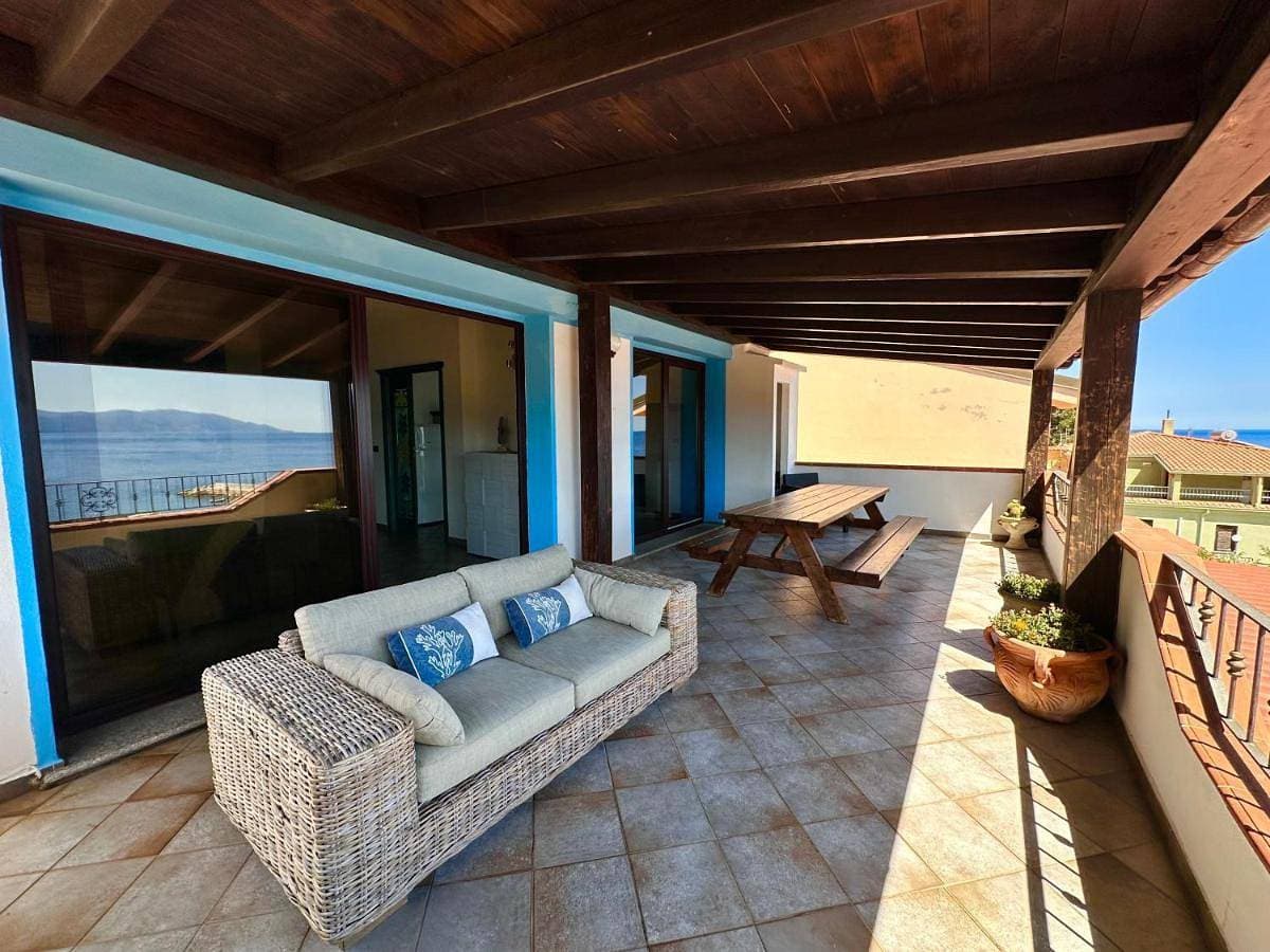 Foto 2 von 25: Three-Bedroom Apartment with Terrace and Sea View