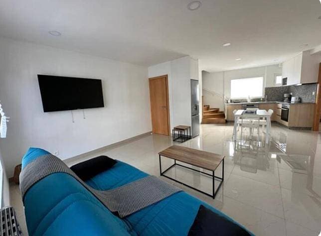 Appartement lumineux accès privatif. 1