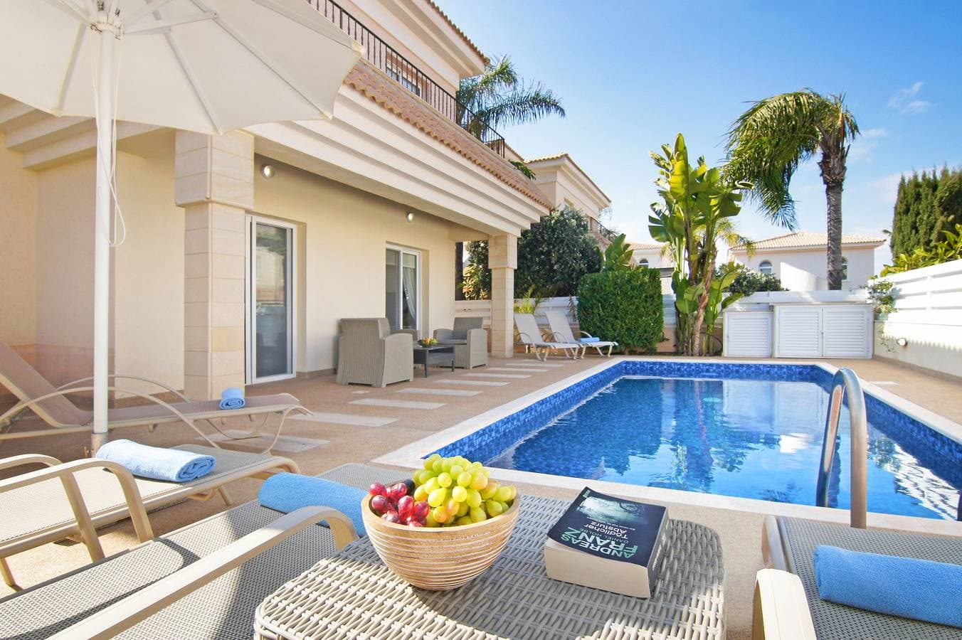 Foto 7 von 35: Villa für 8 Personen mit Pool