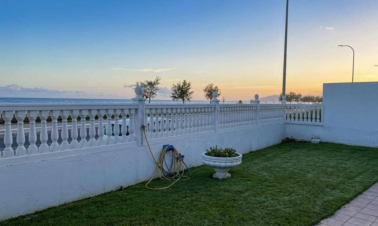Villa Natalia frente al mar, 1