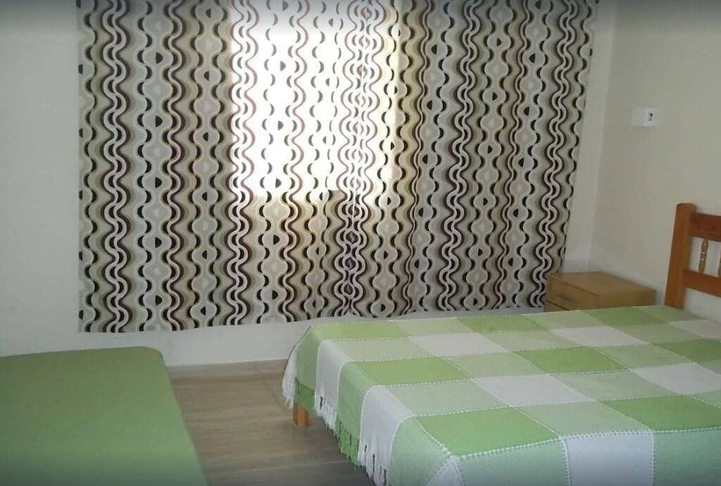 Near Praia do Forte, Wi-Fi and parking available! Quiet neighborhood! Less than 100 meters from the ... 1