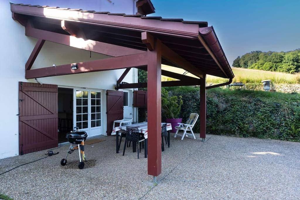 Bel appartement avec terrasse jardin vue montagne 1