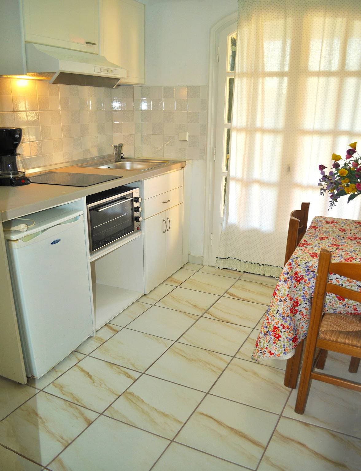 Foto 6 von 13: Studio-apartments mit Pool "maria" in Agios Gordios Beach