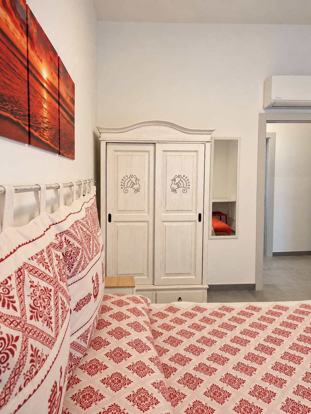 Foto 9 von 91: Privates Rotes Apartment in Palma de Sols — Keine gemeinsamen Wohnräume
