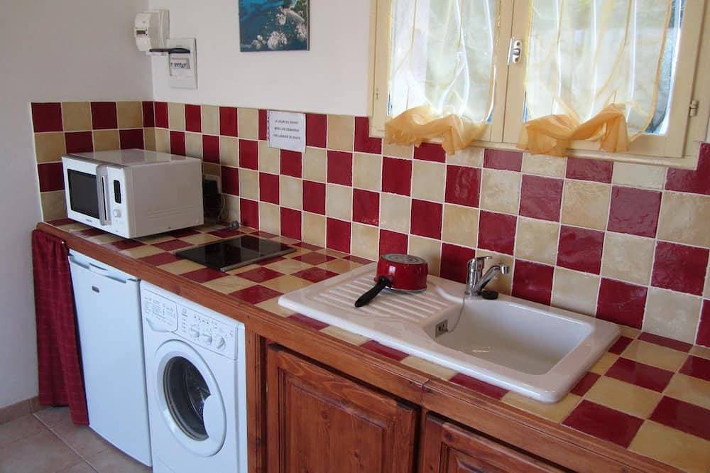 Foto 11 von 22: Mini villa studio cosy air-conditioned 21 m2 for 1 couple, swimming pool