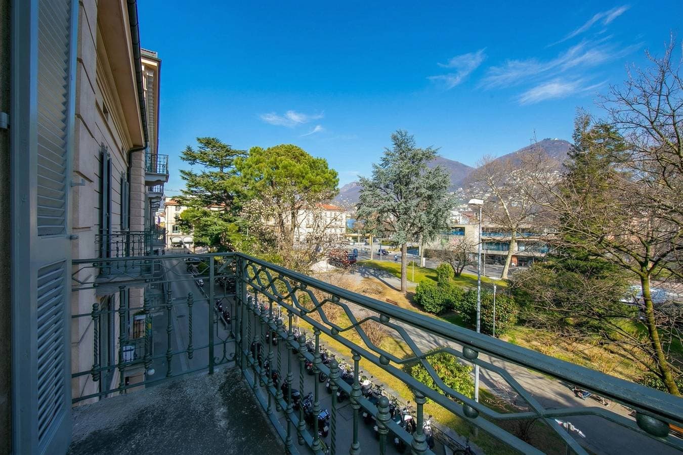 Foto 3 von 15: Little Lugano Studio with Balcony Views