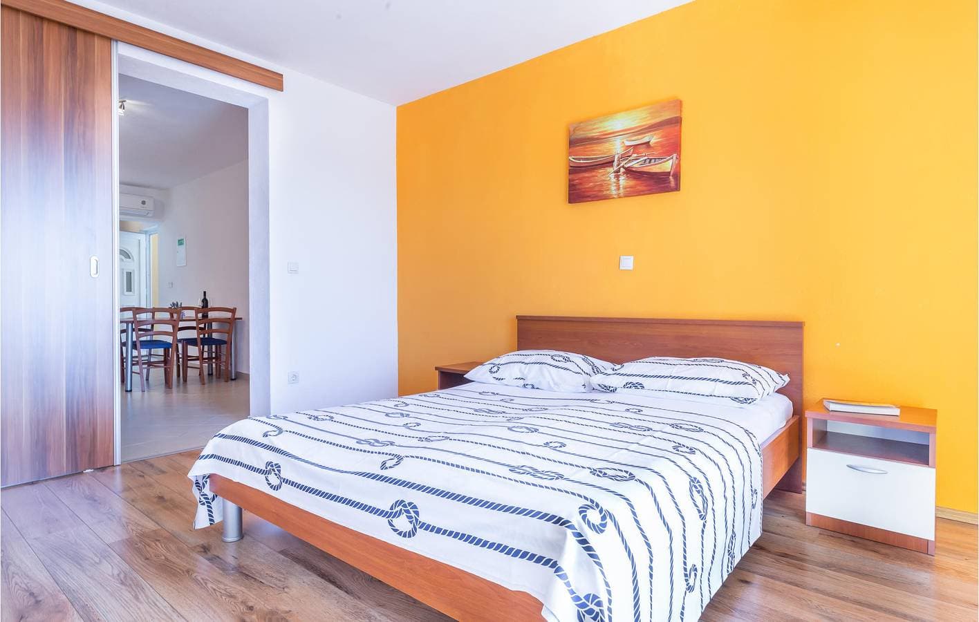 Foto 13 von 20: Apartment mit Meerblick, Terrasse, Parkplatz und WLAN, 700 m vom Strand entfernt