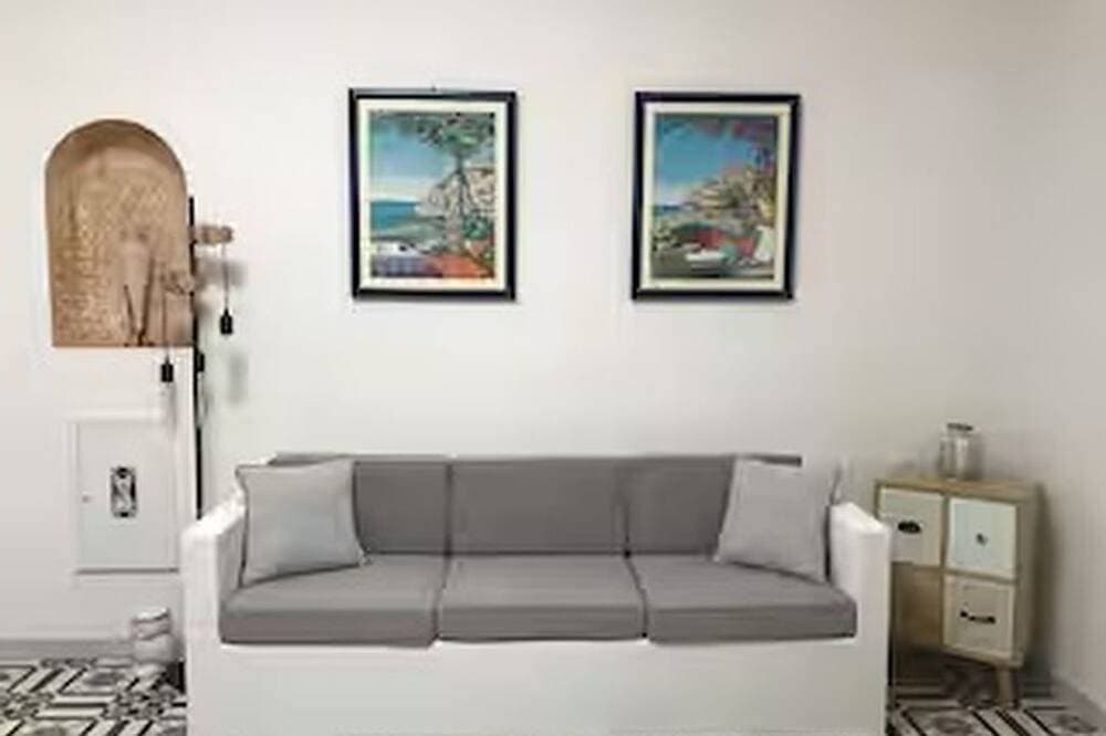 Foto 5 von 13: Appartamento situato a Maiori  costiera amalfitana con ampio terrazzo panoramico