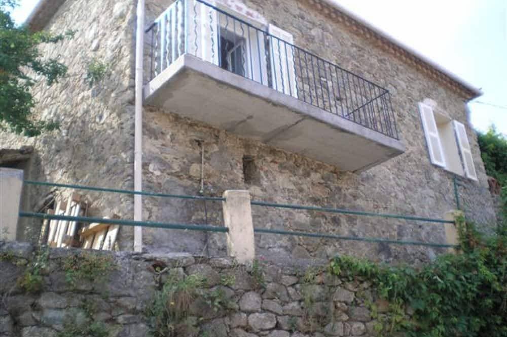 Foto 6 von 18: Haus von 100 m2 mit einem großen Steinterrasse