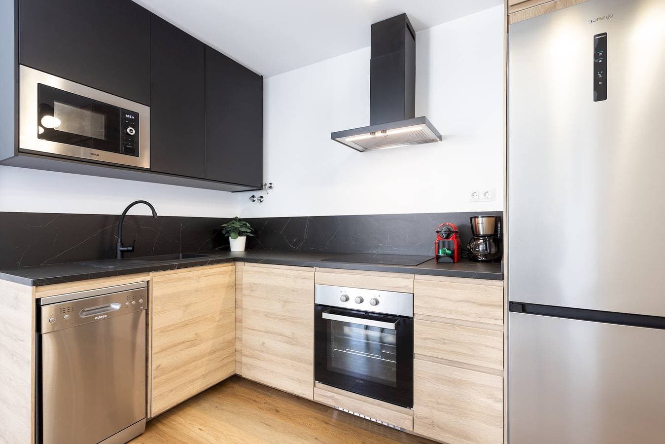 Foto 11 von 37: Ferienwohnung für 4 Personen mit Terrasse